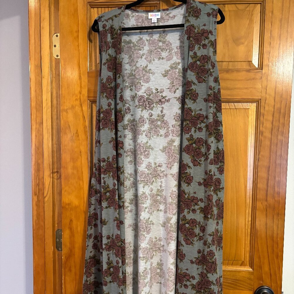 ☃️ NEW LOWER PRICE ☃️ ~ LulaRoe Joy